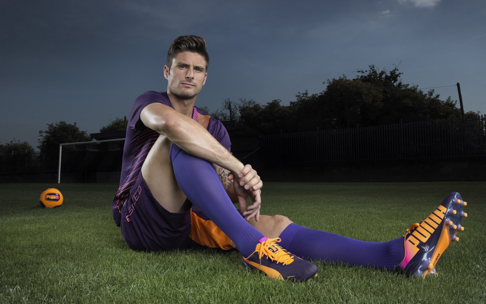 墨西哥骑手卡洛斯·汉克在巴黎奥运会上与“Porthos Maestro WH Z”马匹携手参赛，表现出色。